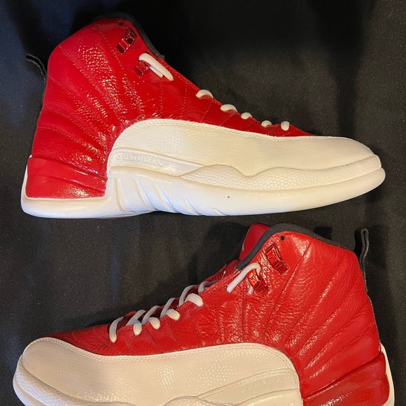 Jordan 12 ‘Gym Red’ - Picture 2 of 5